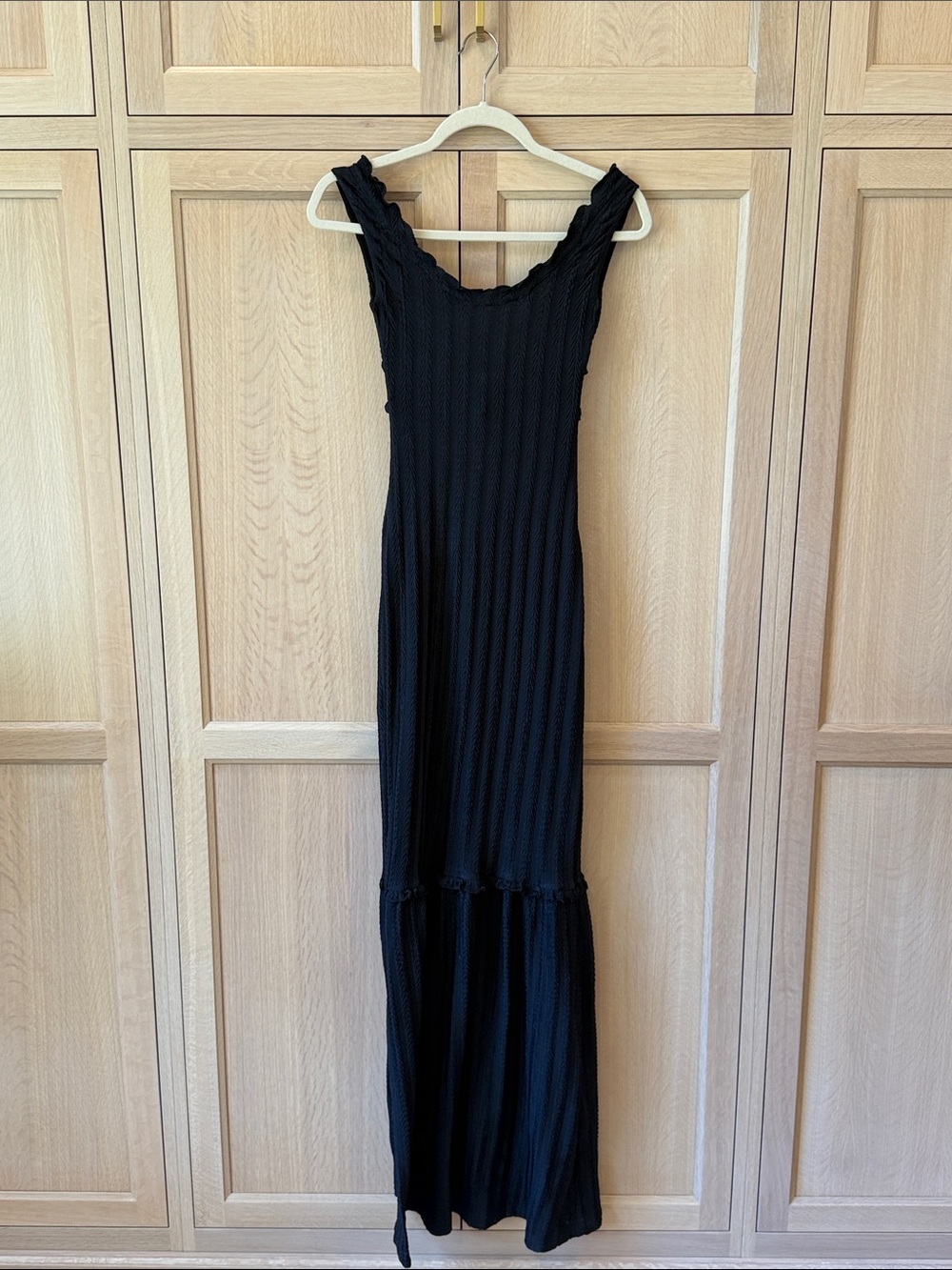 MESHKI | Natalie Off Shoulder Maxi Dress - Black | Size: Small - Picture 5 of 8